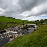 2 Bed In Oc-ds946 * Thwaite